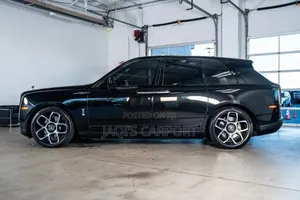 Rolls-Royce Cullinan Black Badge 2024 Black