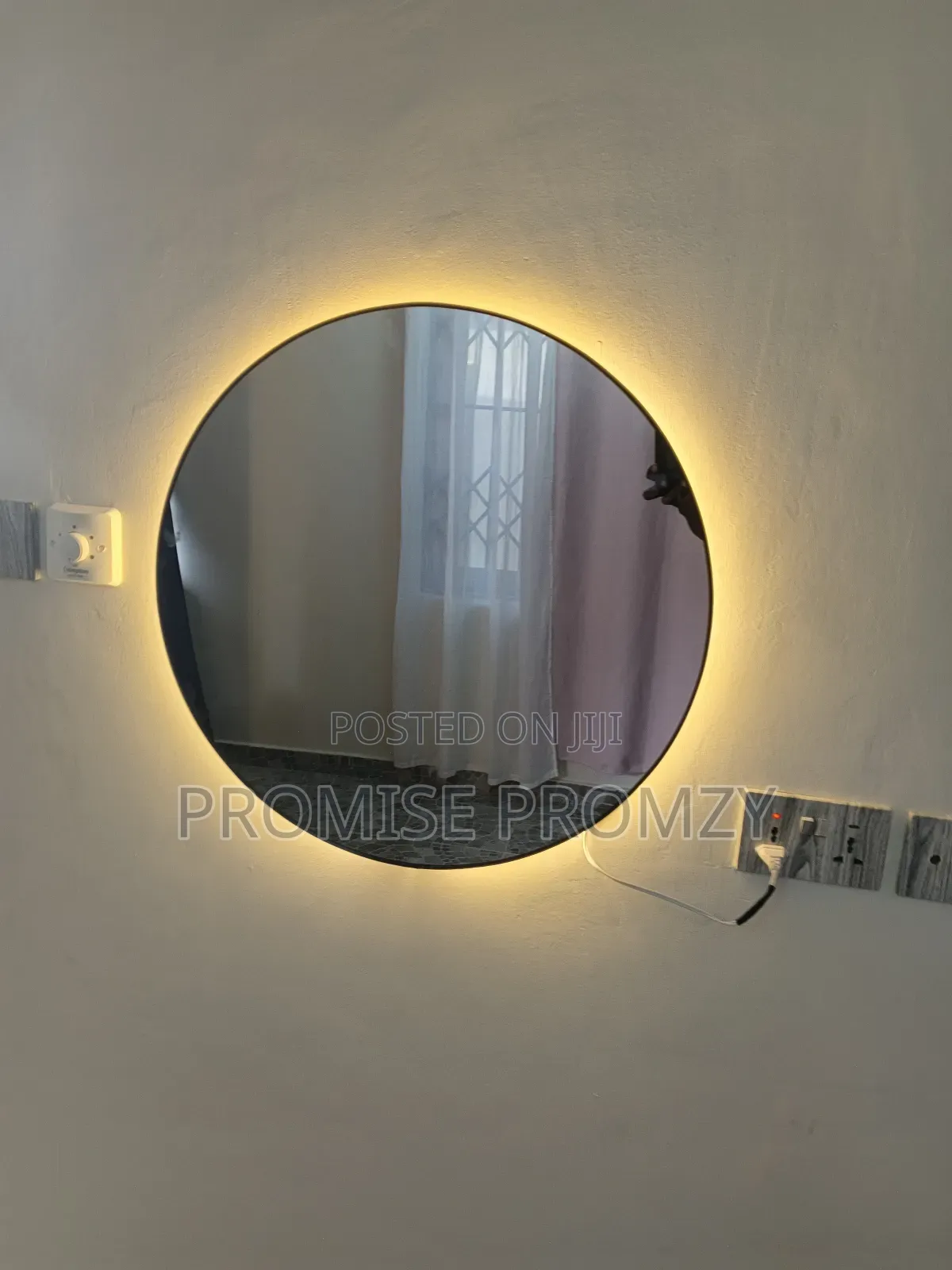 Mirror Grid Round Arc