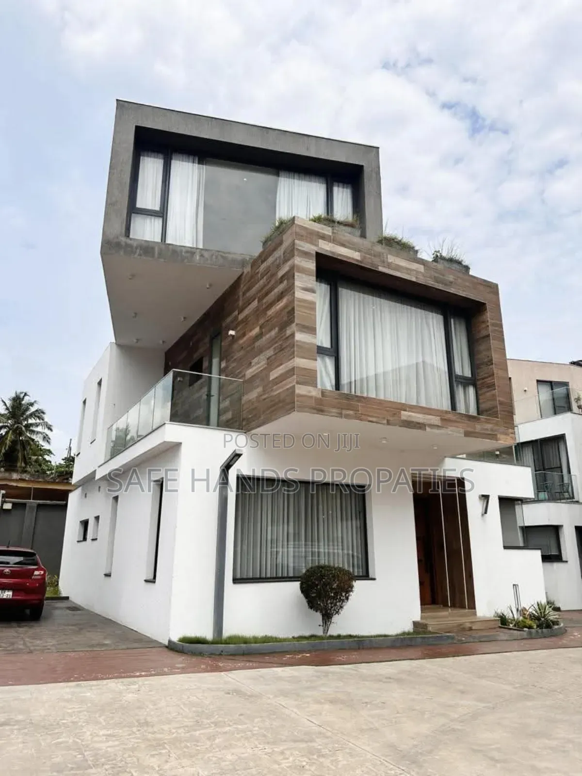 4bdrm House in Cantonment, Accra Metropolitan for sale