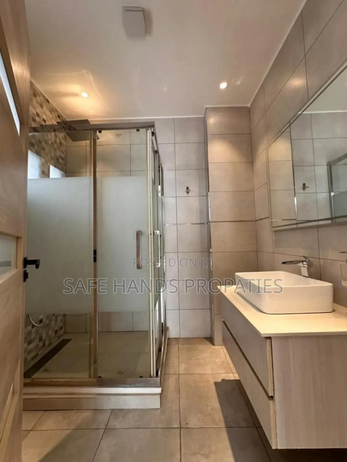 4bdrm House in Cantonment, Accra Metropolitan for sale