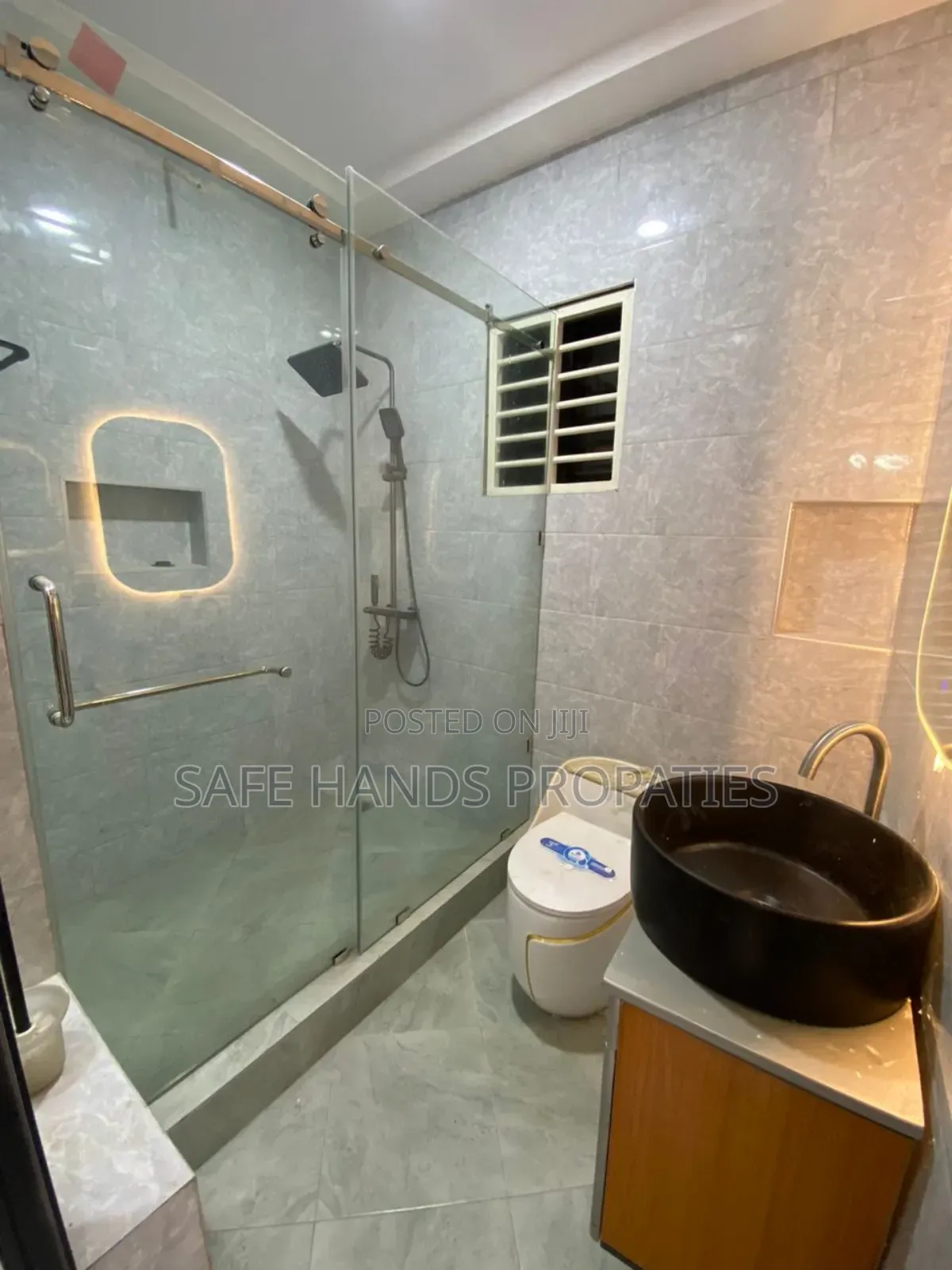 4bdrm House in Santeo, Accra Metropolitan for sale