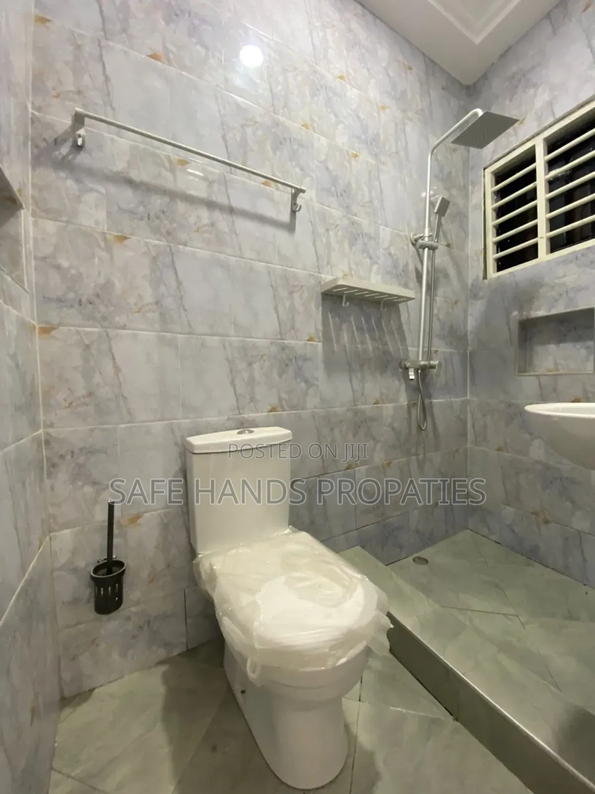4bdrm House in Santeo, Accra Metropolitan for sale