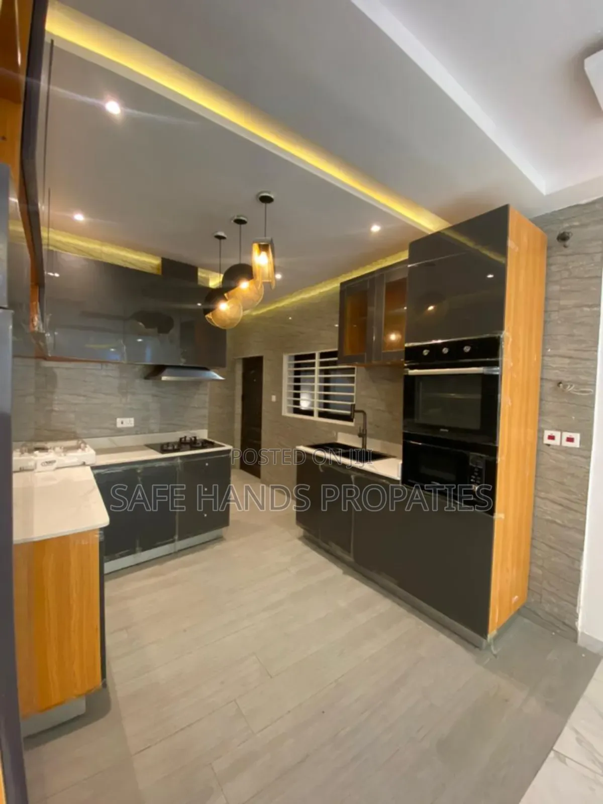 4bdrm House in Santeo, Accra Metropolitan for sale