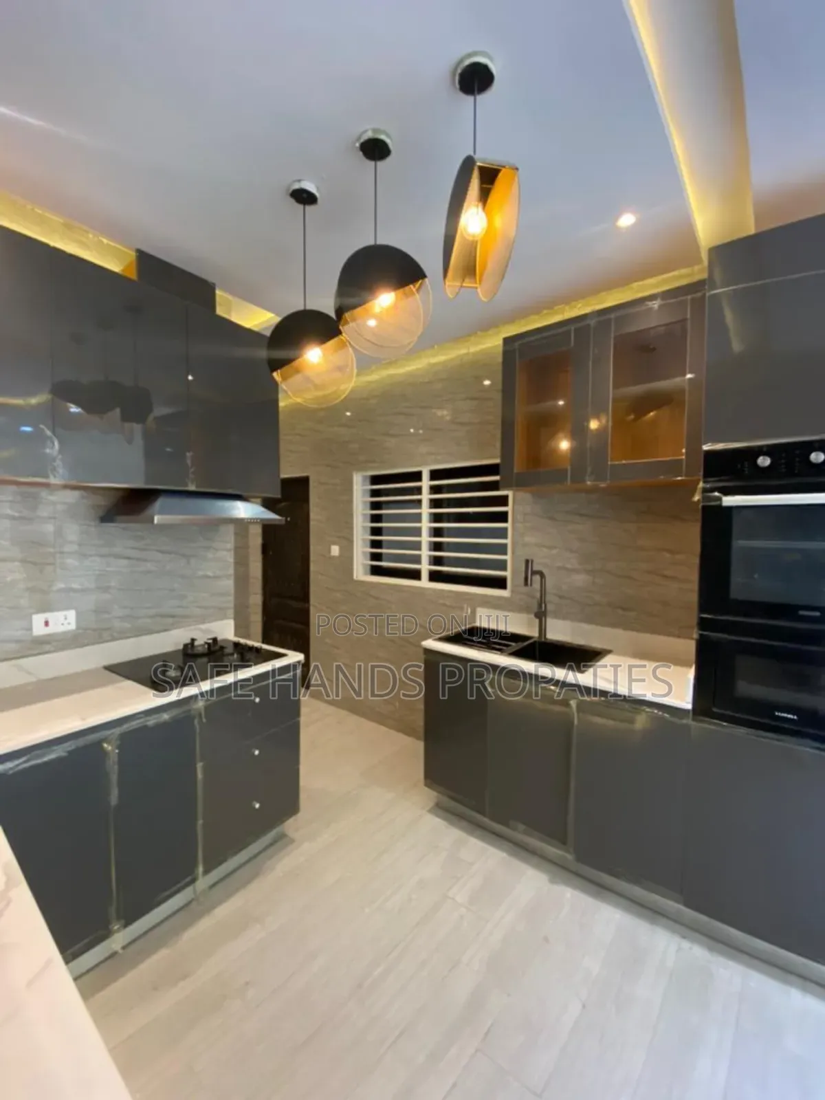 4bdrm House in Santeo, Accra Metropolitan for sale