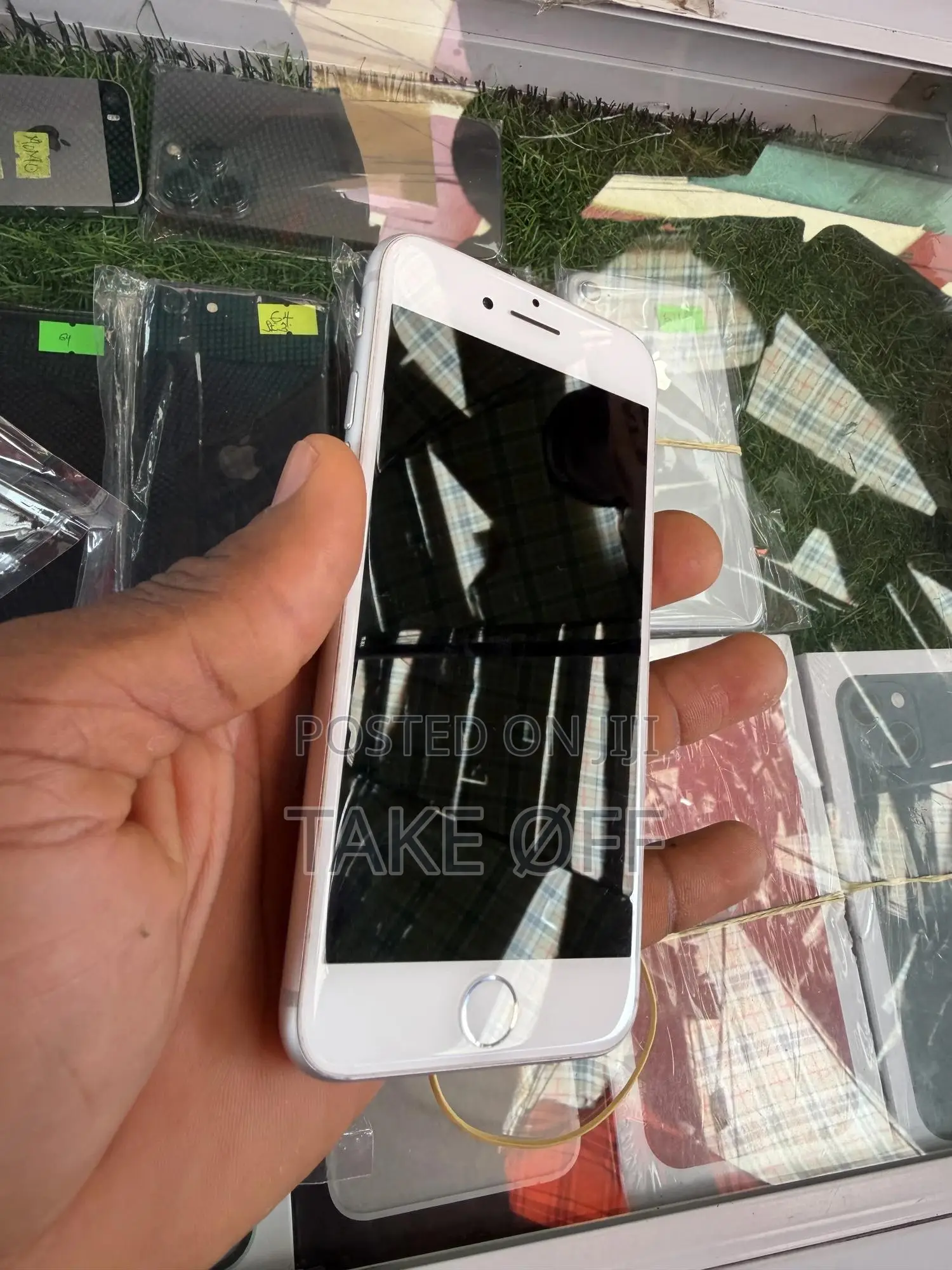 New Apple iPhone 8 64 GB White
