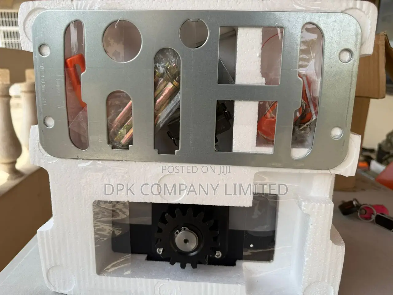 Gate Opener|Solar Power| Built-in Battery, (Solar Panel Inclusive)