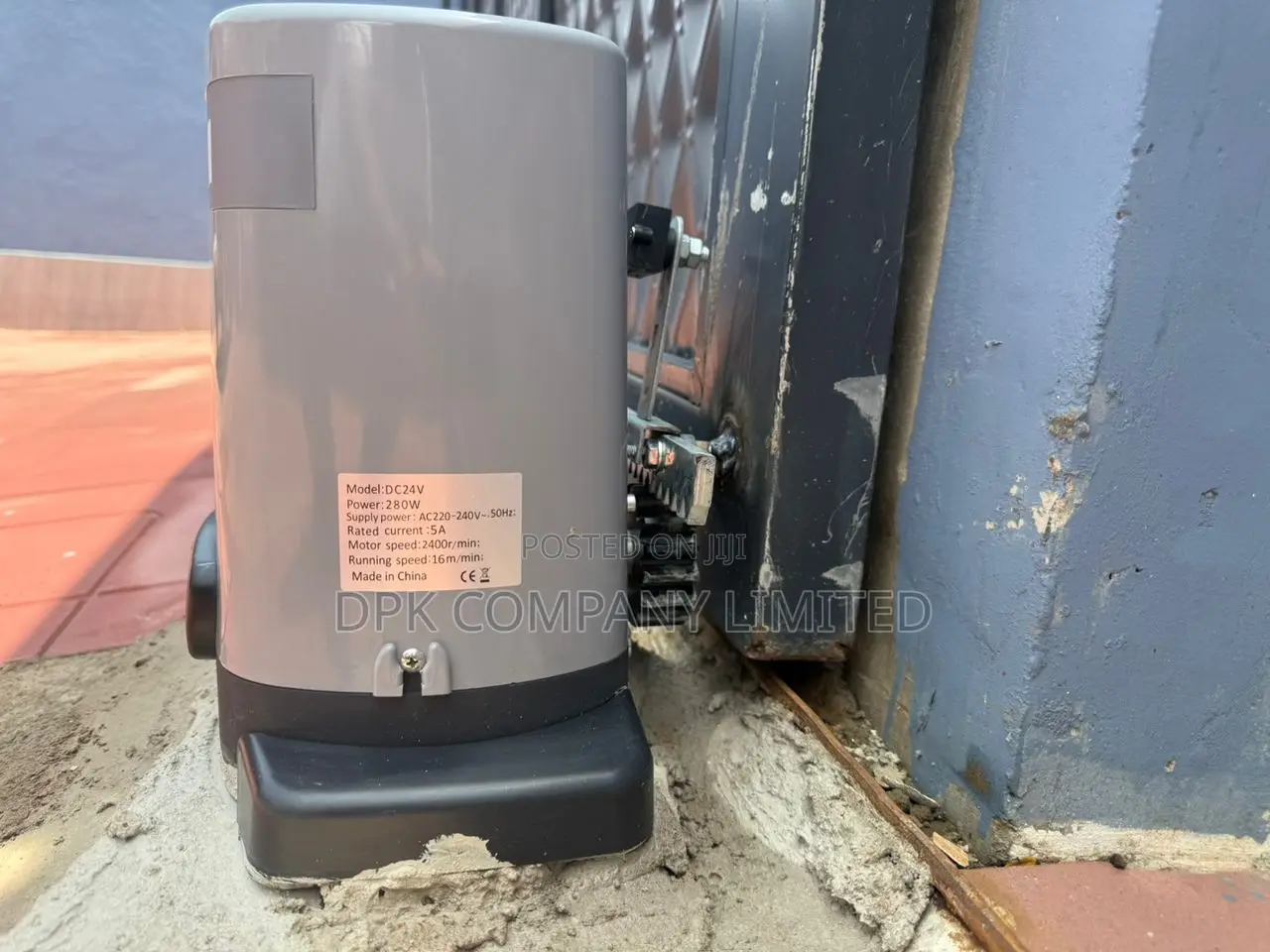 Gate Opener|Solar Power| Built-in Battery, (Solar Panel Inclusive)