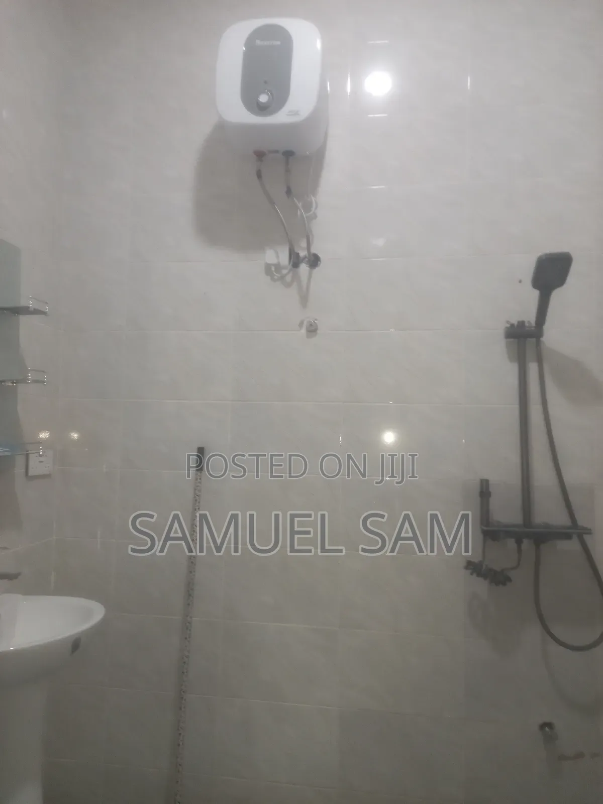 6bdrm House in Tems Community 11, Tema Metropolitan for rent
