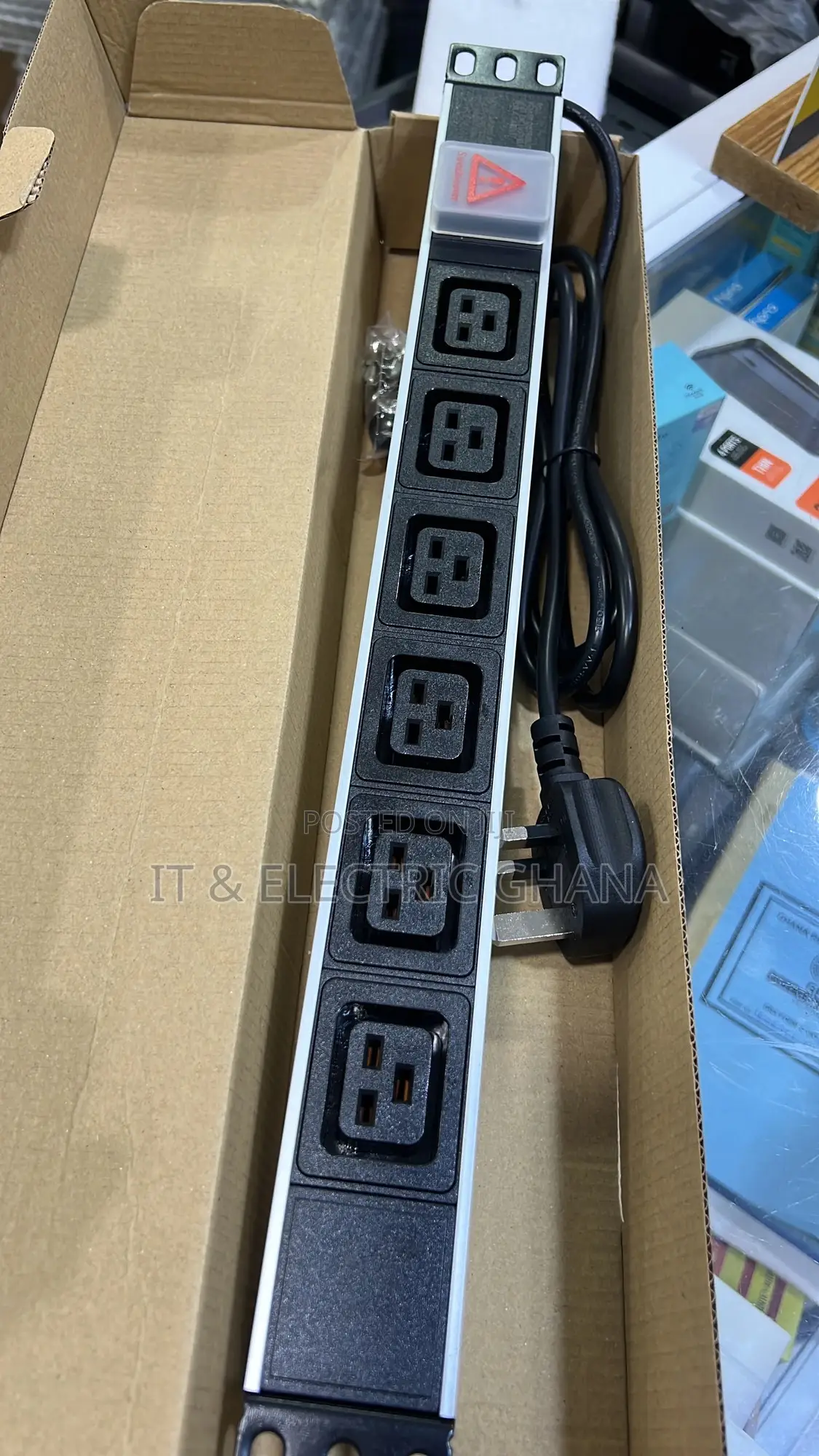 6 Way Pdu ( Metal )