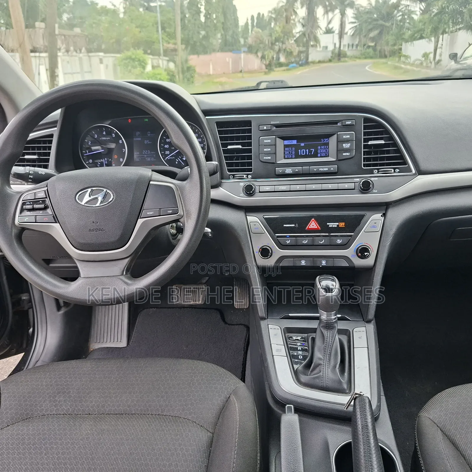 Hyundai Elantra SE Sedan FWD (2.0L 4cyl 6M) 2017 Black
