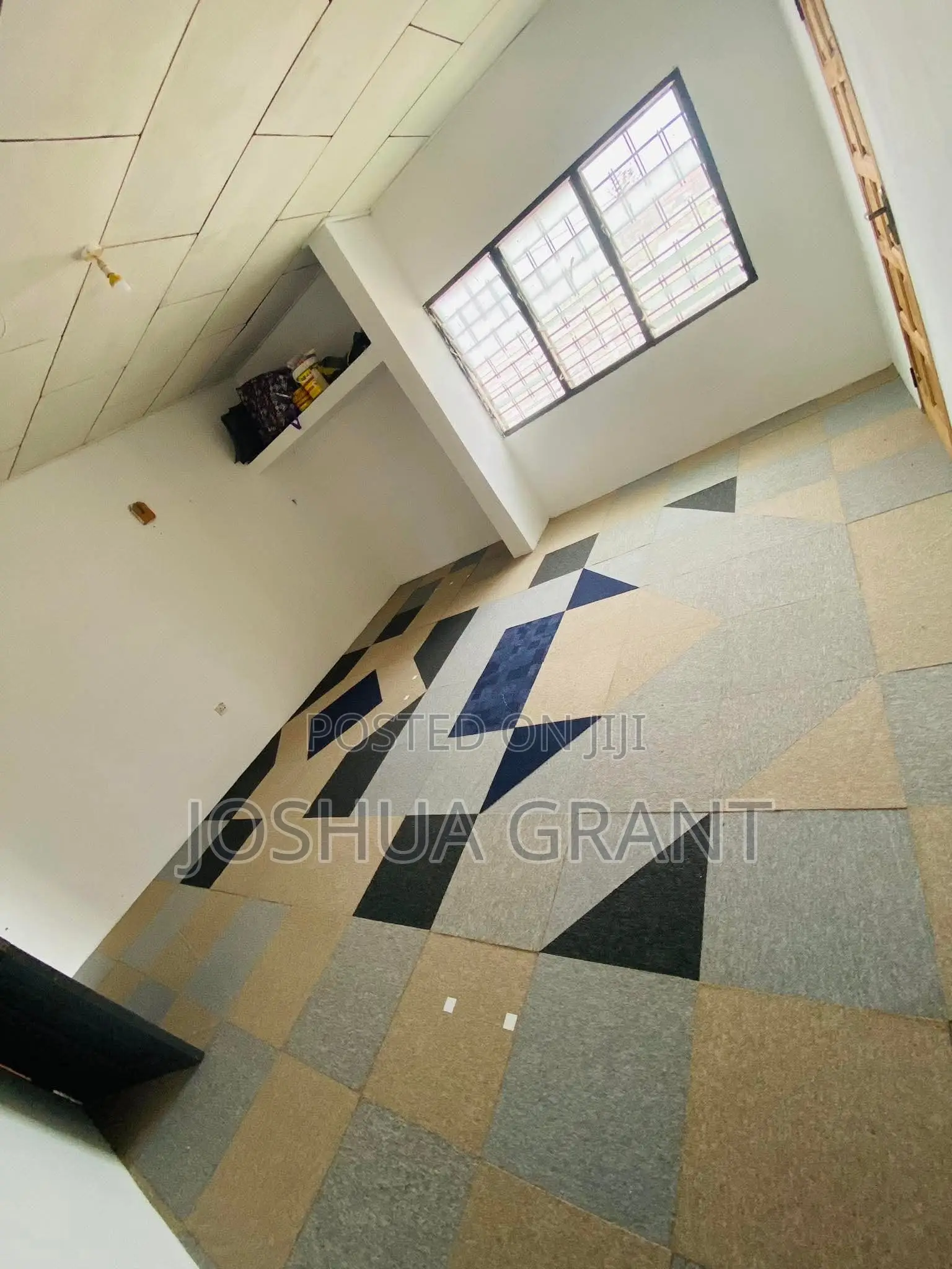 Tufted Woolen Carpet Tiles