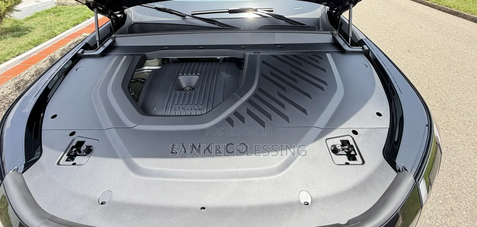 New Lynk & Co 900 2025 Black