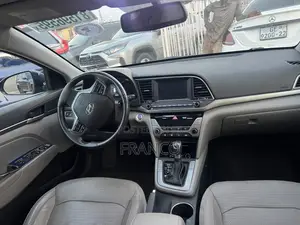 Hyundai Elantra Limited 2018 Blue