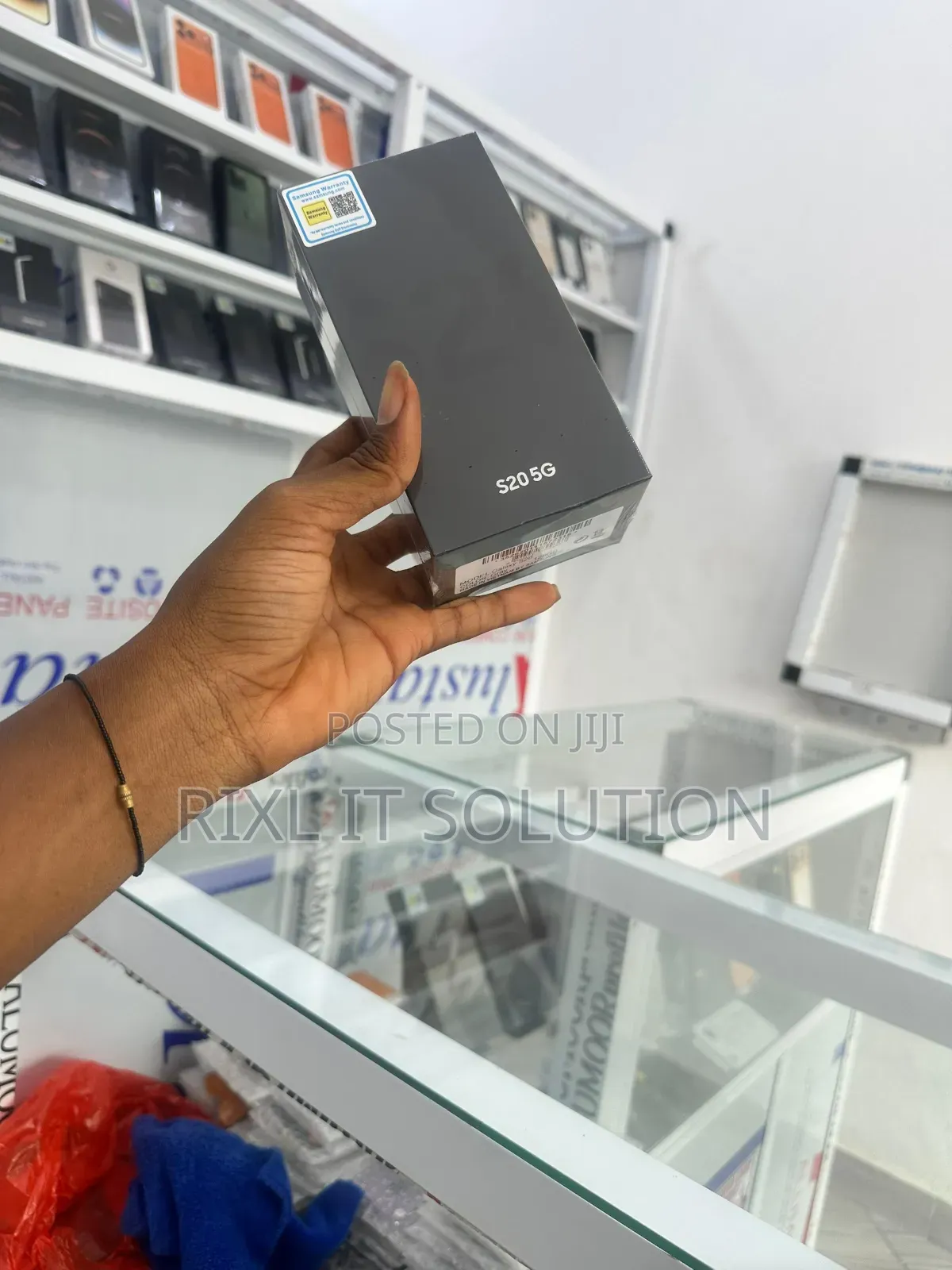 New Samsung Galaxy S20 128 GB Gray