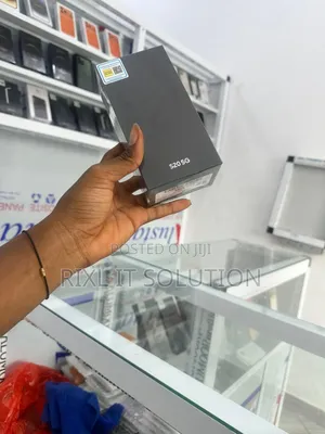 New Samsung Galaxy S20 128 GB Gray
