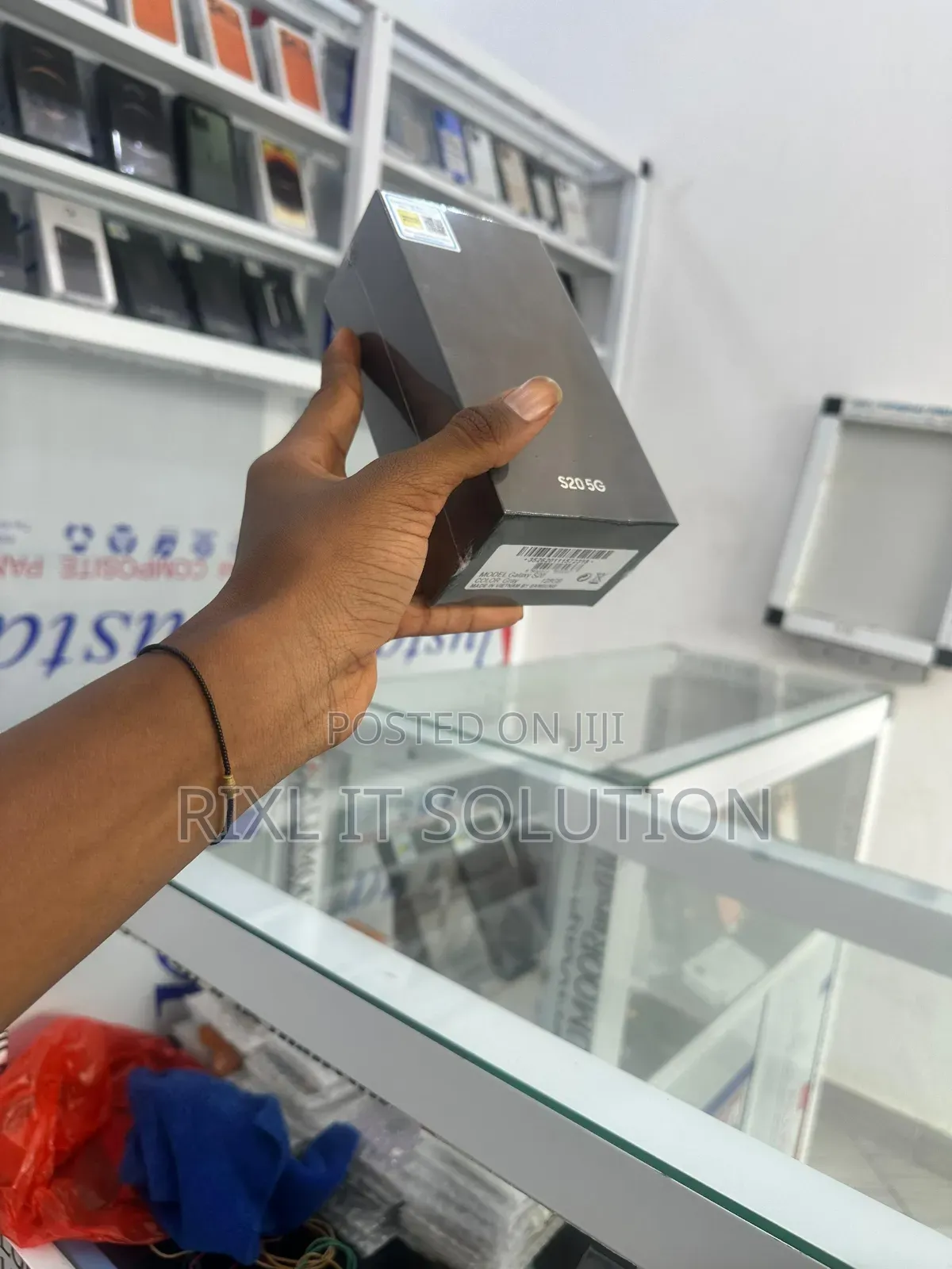 New Samsung Galaxy S20 128 GB Gray