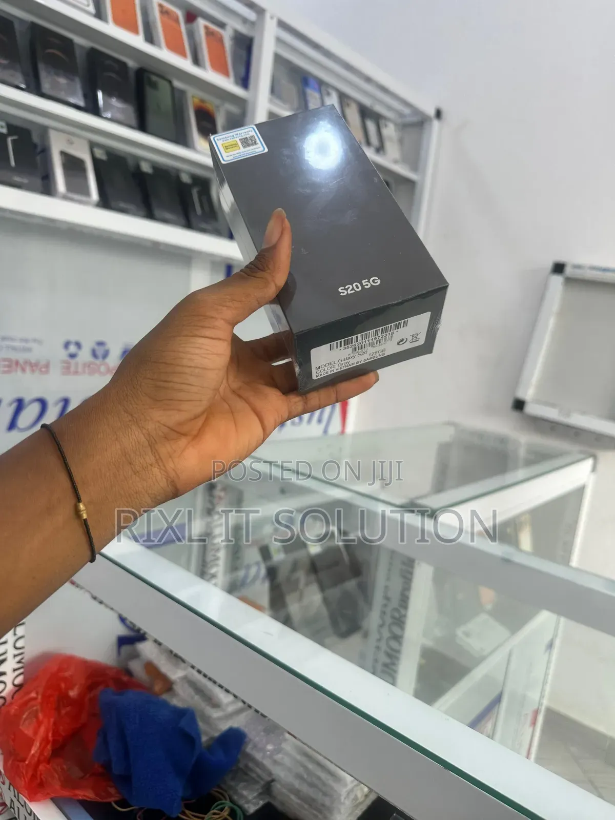 New Samsung Galaxy S20 128 GB Gray