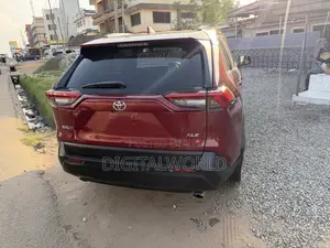 Toyota RAV4 XLE Premium AWD 2020 Red