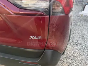 Toyota RAV4 XLE Premium AWD 2020 Red