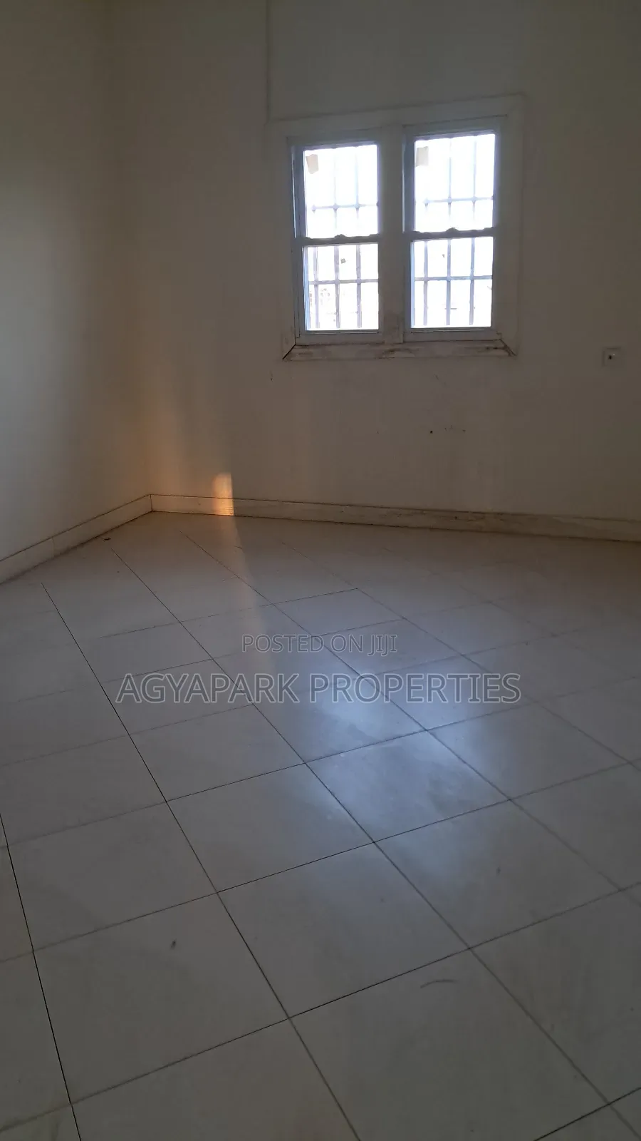 Commercial House for Sale