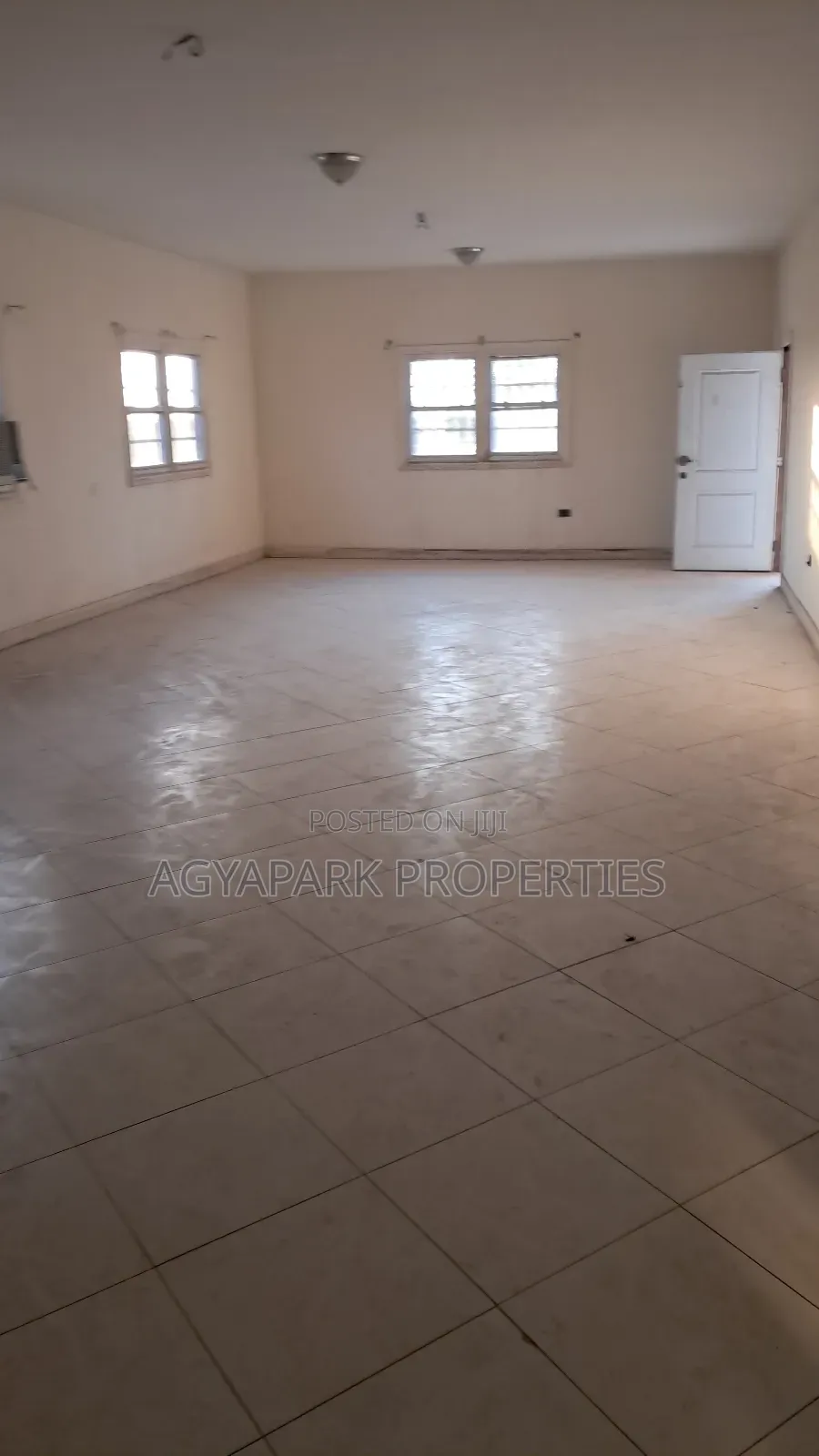 Commercial House for Sale