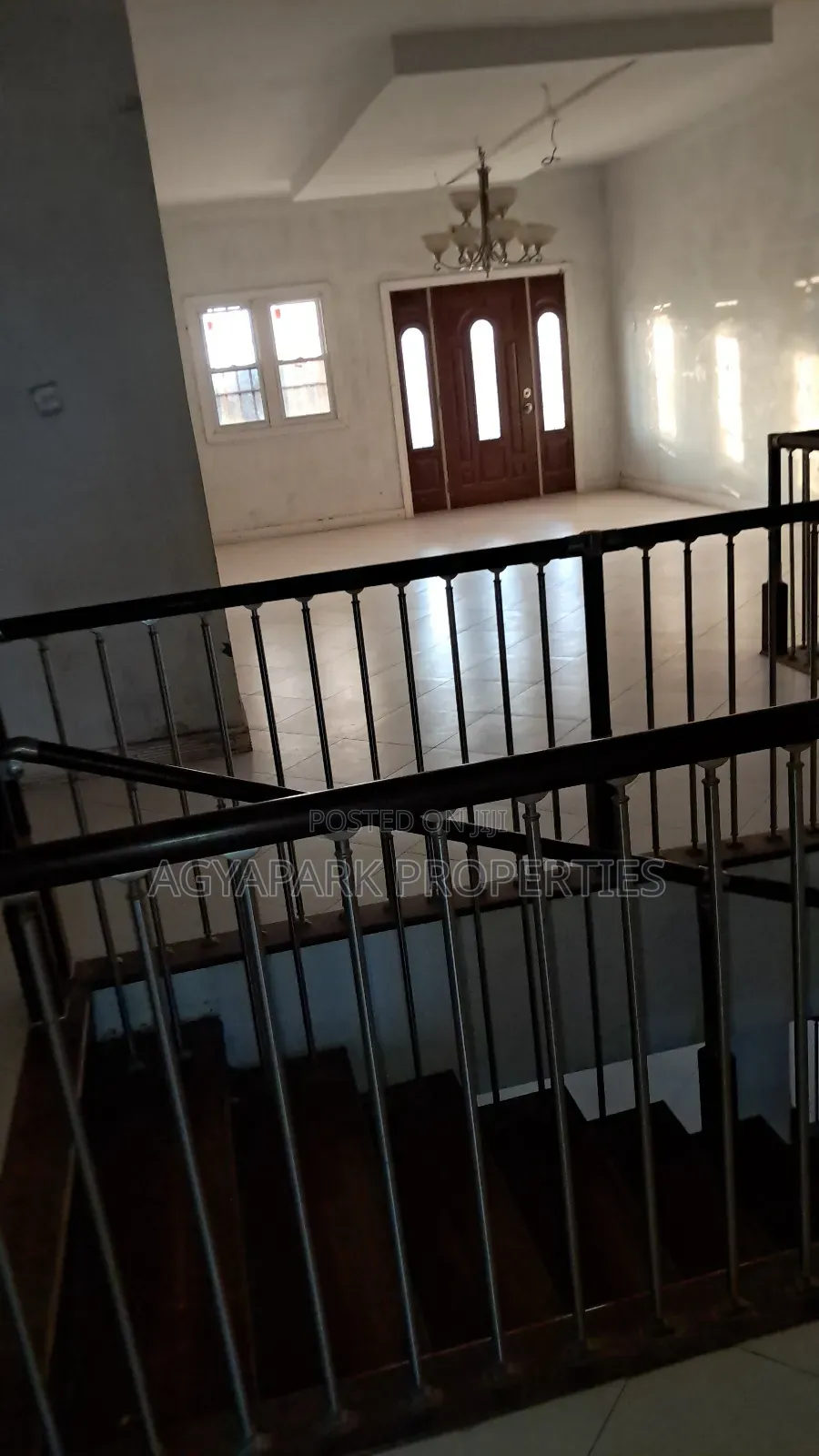 Commercial House for Sale