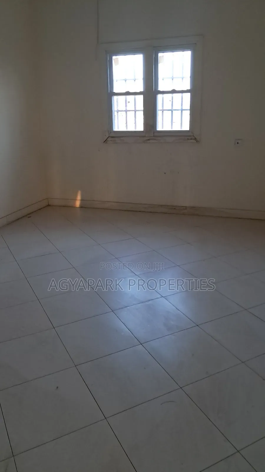 Commercial House for Sale