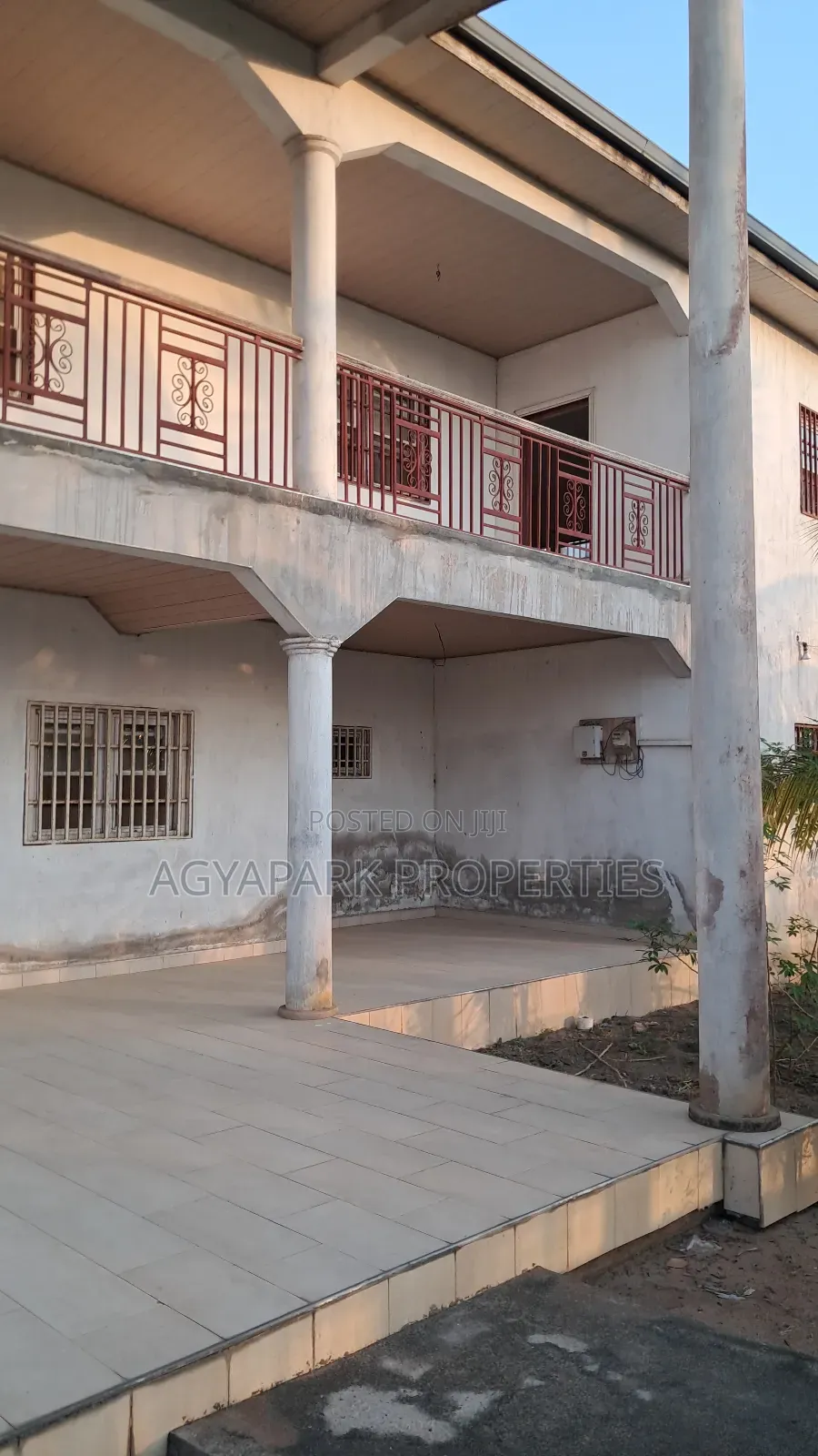 Commercial House for Sale