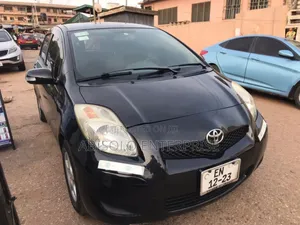 Toyota Vitz 1.0 FWD 5dr 2010 Black