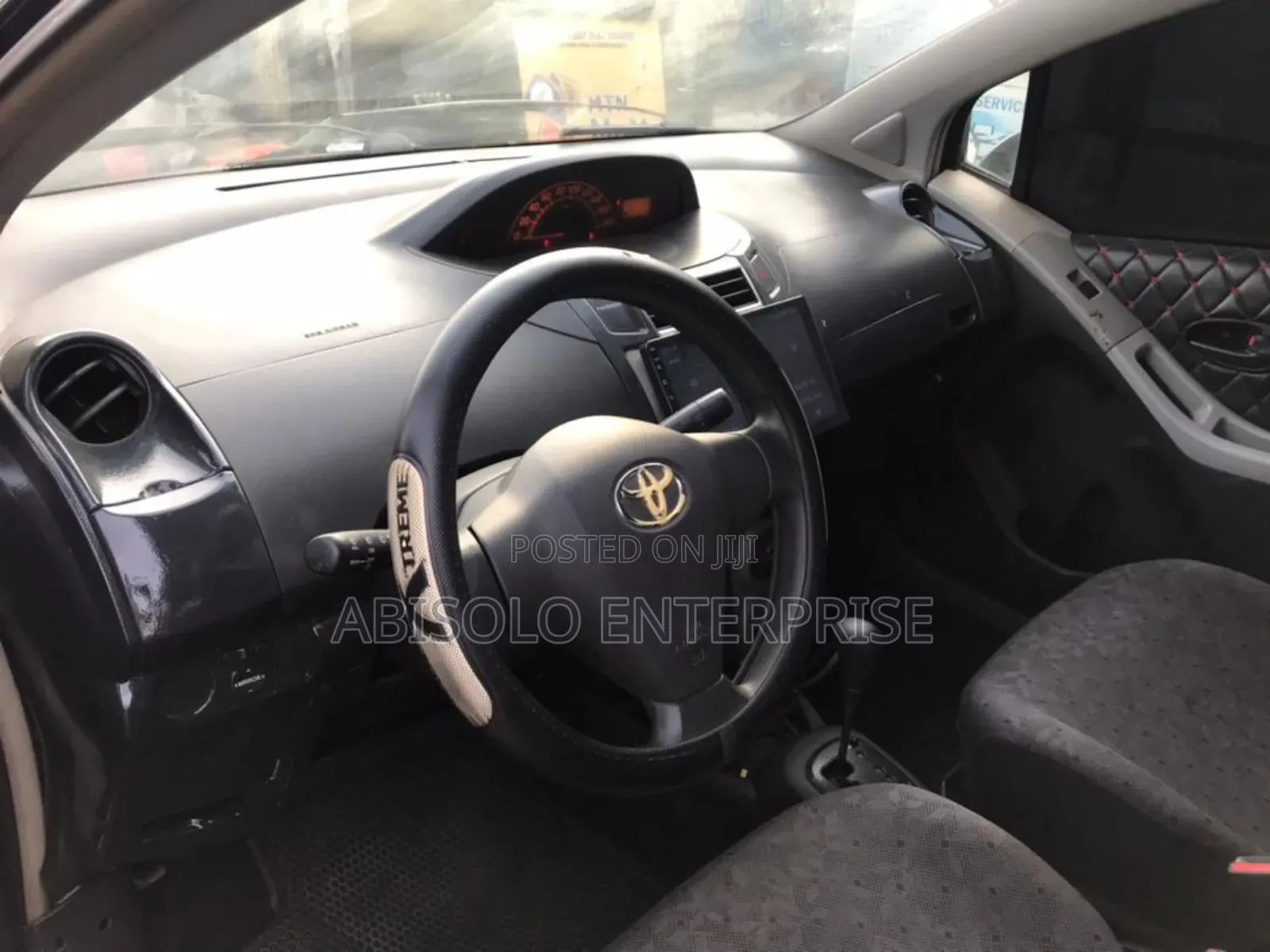 Toyota Vitz 1.0 FWD 5dr 2010 Black