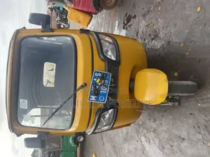 TVS King Deluxe Plus iTouch Start 2025 Yellow