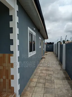 3bdrm Bungalow in Krispo City/Doctor, Awutu Senya East Municipal