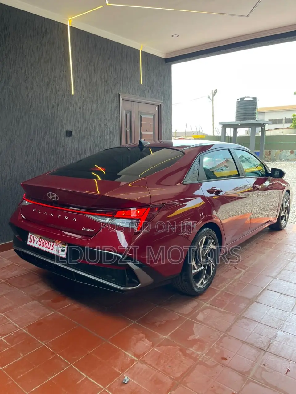 Hyundai Elantra Limited IVT 2025 Red