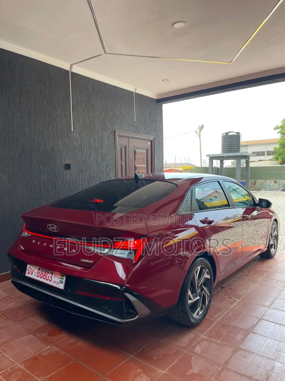 Hyundai Elantra Limited IVT 2025 Red