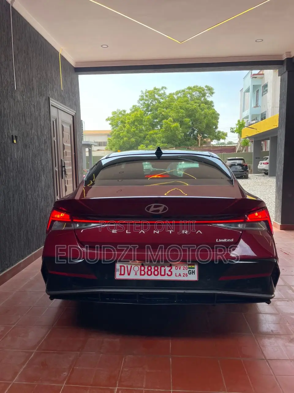 Hyundai Elantra Limited IVT 2025 Red
