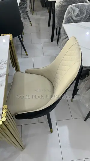 Dining Table +6 Chairs