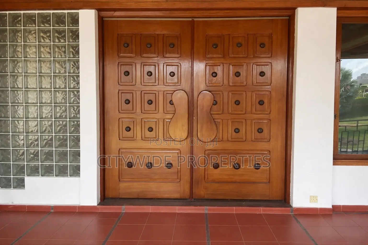 4bdrm House in Dzorwulu for sale