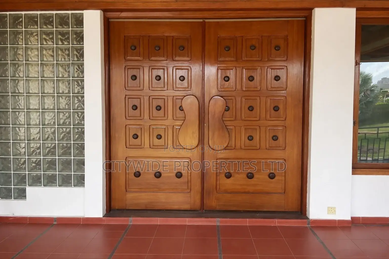 4bdrm House in Dzorwulu for sale