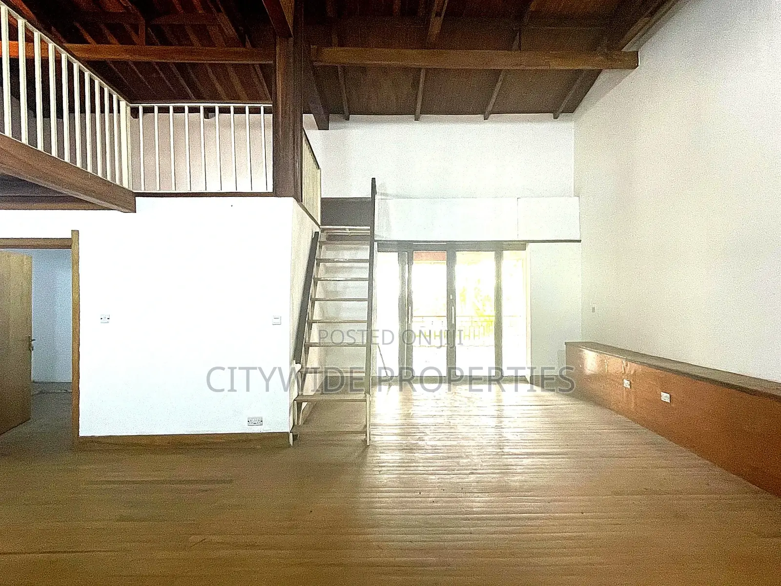 4bdrm House in Dzorwulu for sale