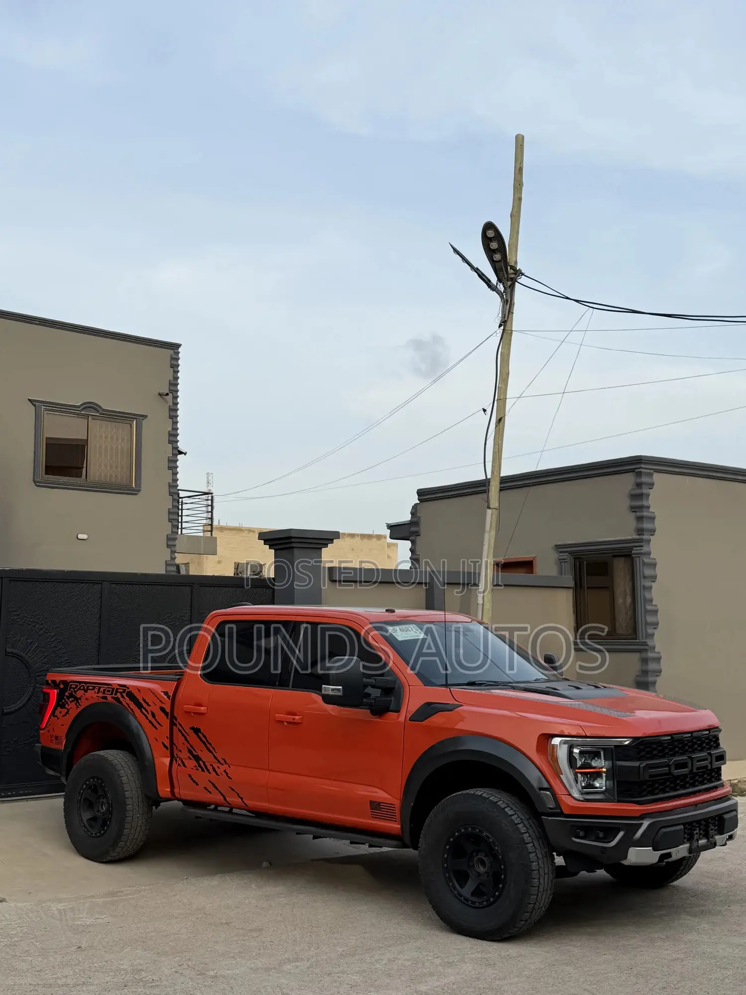 Ford F-150 Raptor 2023 Orange