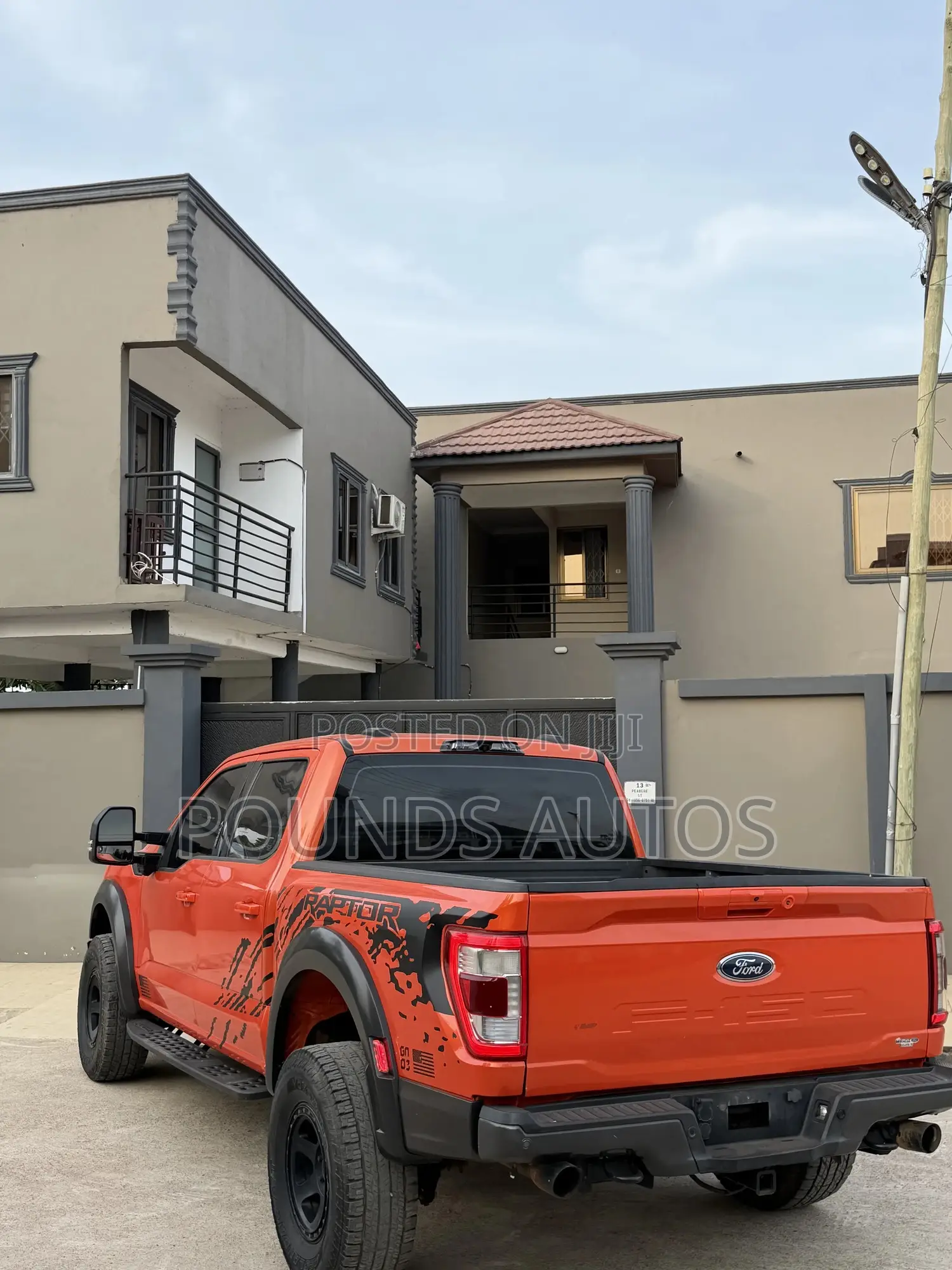 Ford F-150 Raptor 2023 Orange