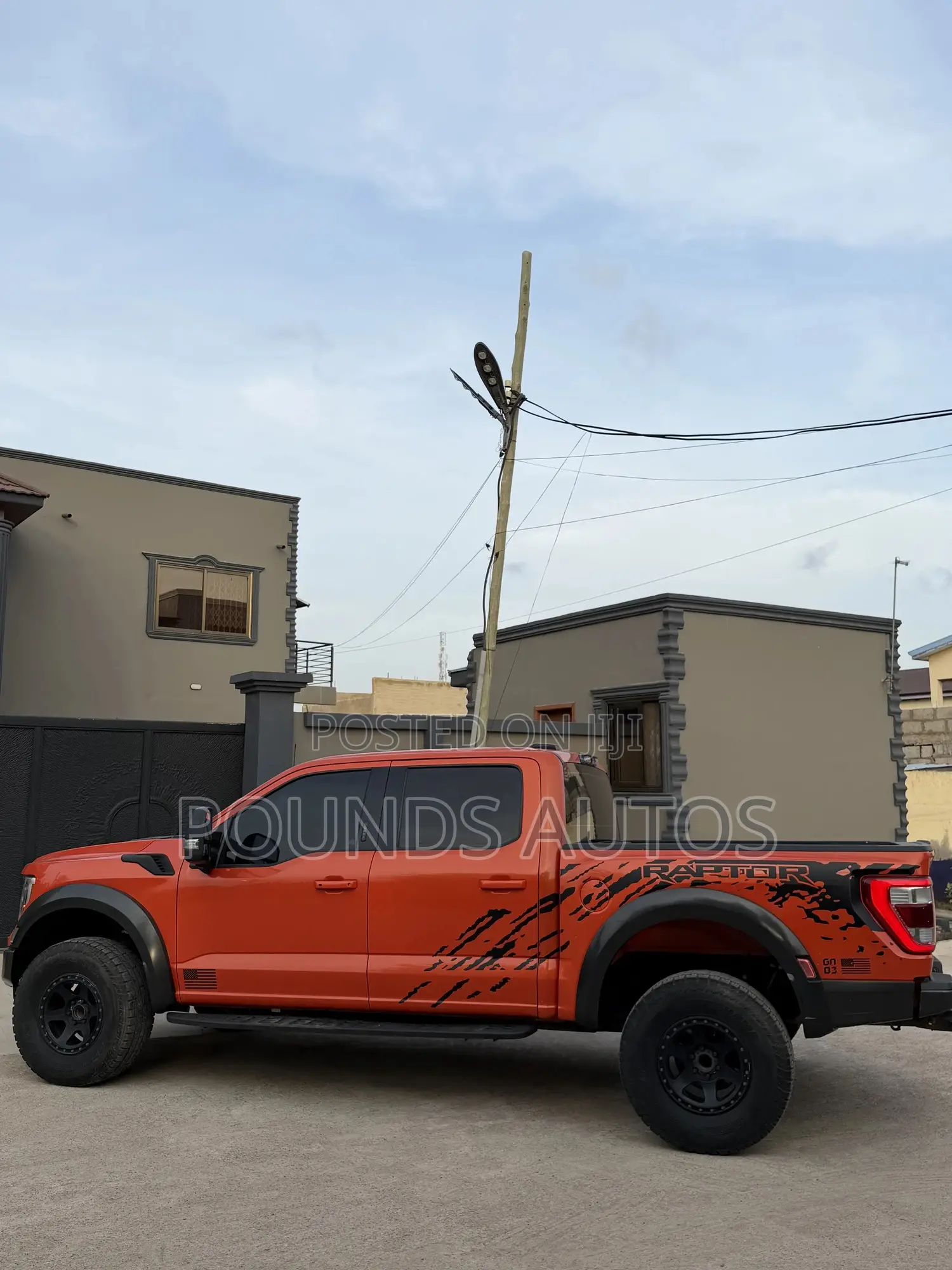 Ford F-150 Raptor 2023 Orange