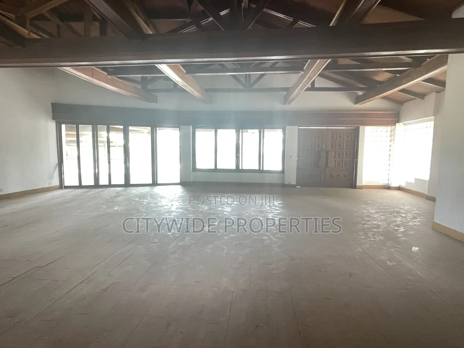 4bdrm House in Dzorwulu for sale