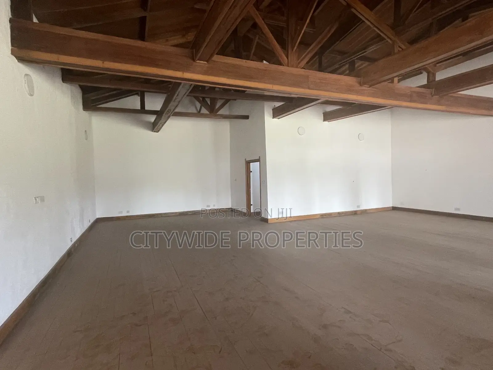 4bdrm House in Dzorwulu for sale