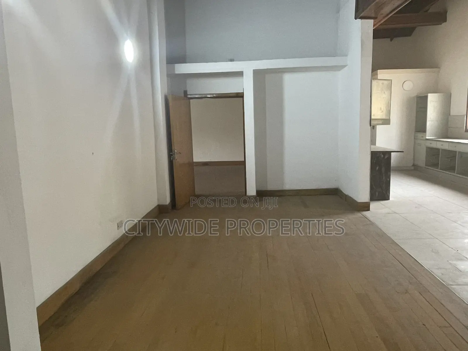 4bdrm House in Dzorwulu for sale