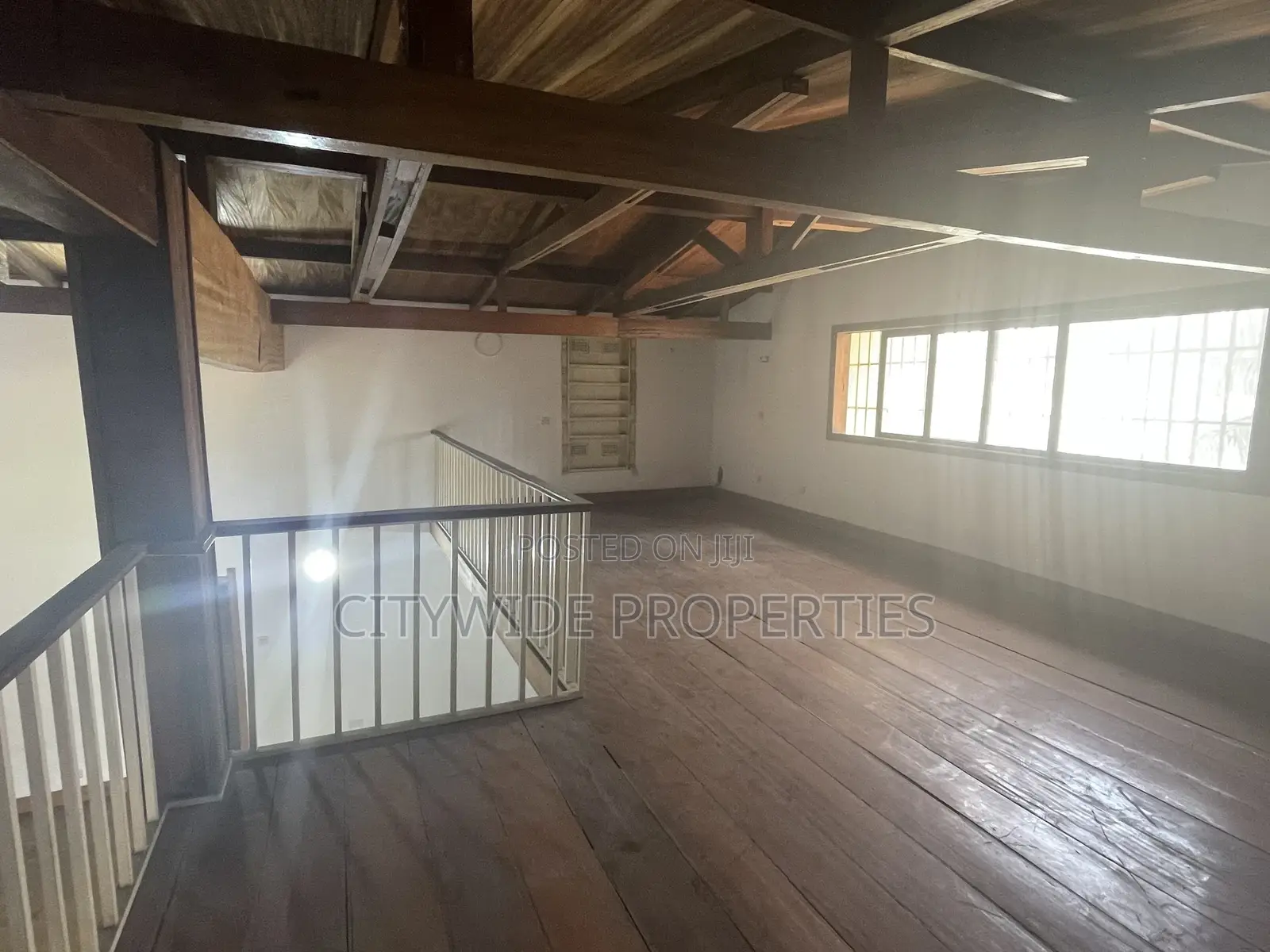 4bdrm House in Dzorwulu for sale