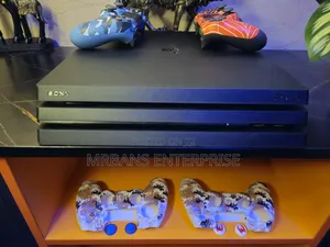 Ps4 Pro 1tb Jailbreak With 14-16 Games, 2 Controllers