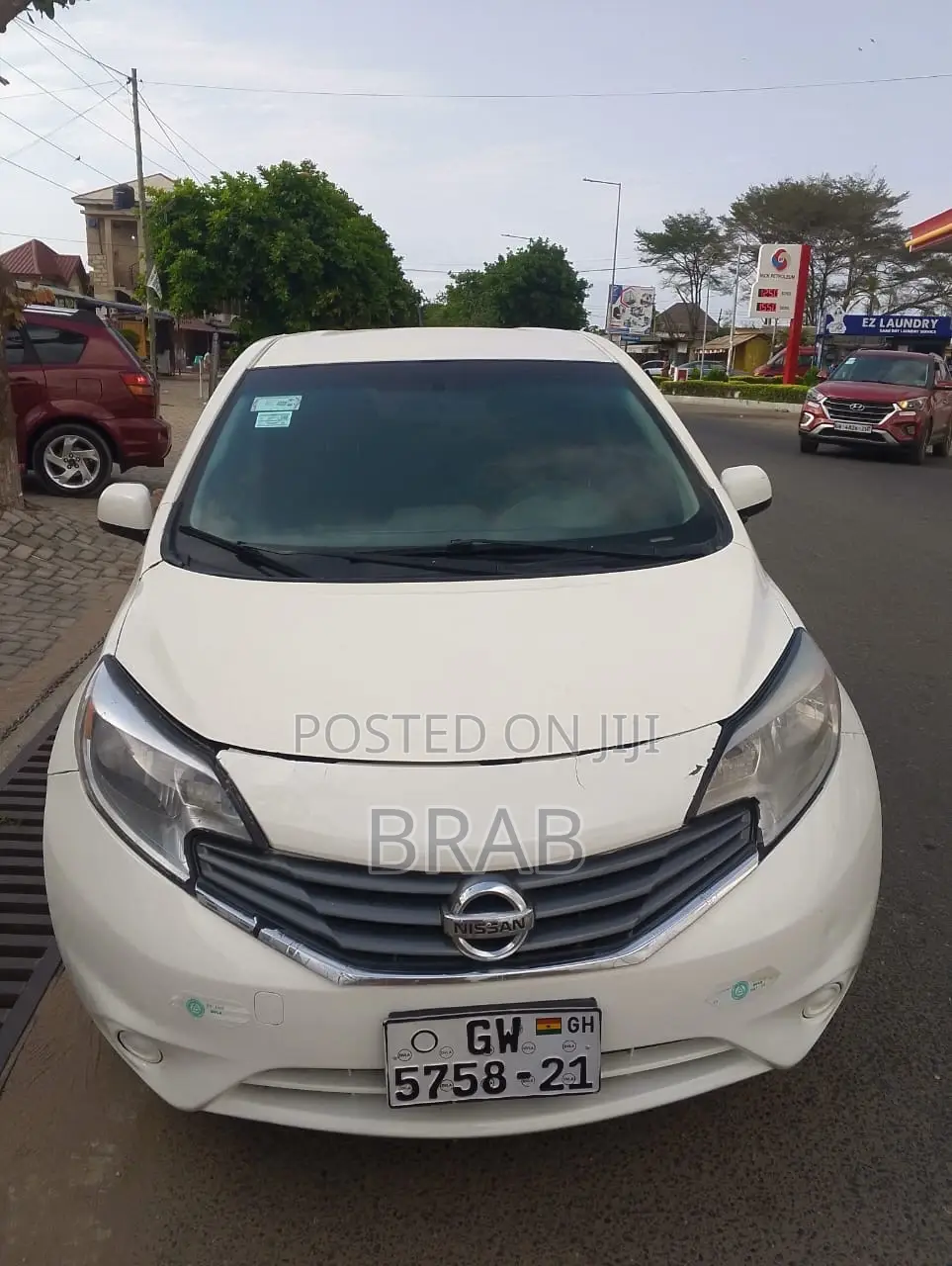 Nissan Versa 1.6 SV 4dr Sedan (1.6L 4cyl CVT) 2014 White