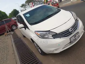 Nissan Versa 1.6 SV 4dr Sedan (1.6L 4cyl CVT) 2014 White