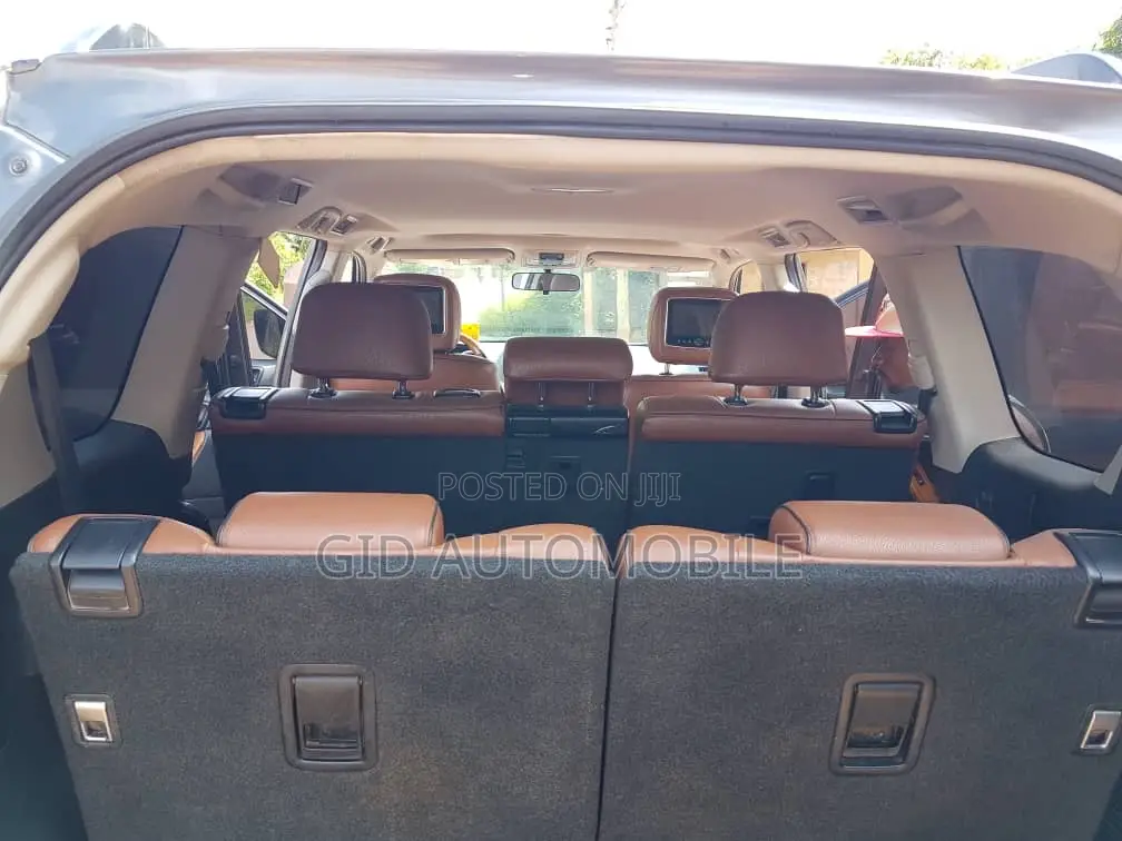 Toyota Land Cruiser Prado 2016 Gray